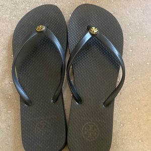 Tory Burch Black thin flip flops sandals size 8